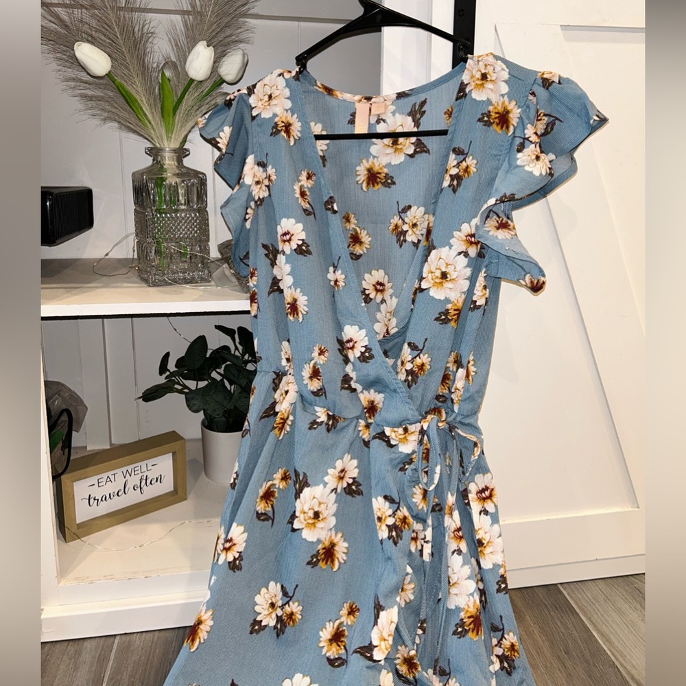 🌻Flowy Sun Dress🌻 - Picture 2 of 3